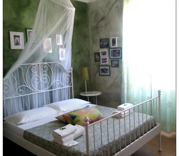 Labicana42 Nocleg ze śniadaniem